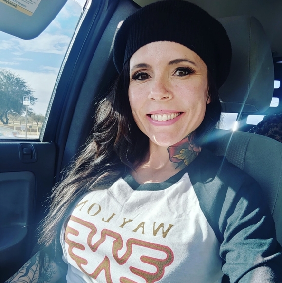 Meet your Posher, Laura - Picture 1 of 1